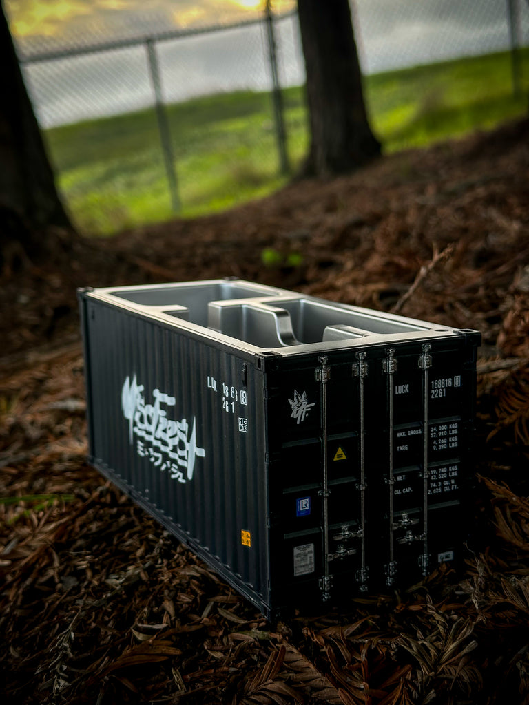 Throwe Shipping Container